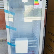 NEVERA EXHIBIDORA VERTICAL ROYAL 7.2 PIES - Img 57138102