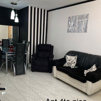 Permuto 2 apartamentos en la misma escalera con 1 garaje x 1 casa independiente y con garaje - Img 124625718