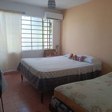 Se vende casa con inmenso potencial en el Reparto Bahía - 4/9