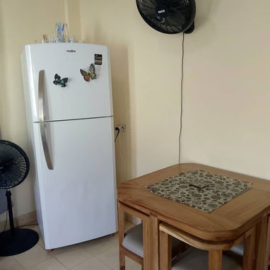 Venta de acogedor apartamento en bajos de un biplanta, 1 habitación  Reparto Modelo, Regla. - 3/10