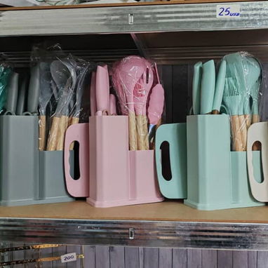 Set de cuchillos y cucharones con su tabla. - Img 118402133