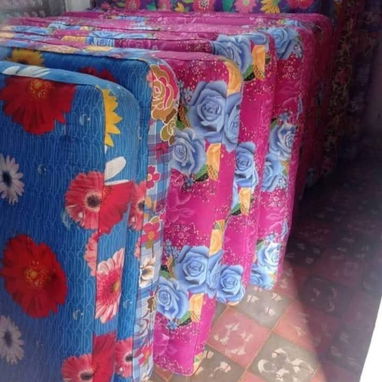 Camas de tubo con colchones - 4/6