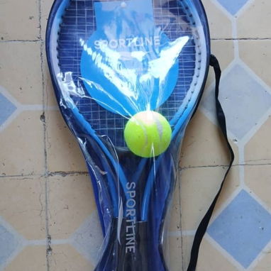 Juego de 2 raquetas de tenis 🎾 nuevas con su pelota 🥎 y 2 raquetas nuevas de bádminton 🏸 con  2 volantes. 50 USD cada - 3/3
