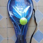 Juego de 2 raquetas de tenis 🎾 nuevas con su pelota 🥎 y 2 raquetas nuevas de bádminton 🏸 con 2 volantes. 50 USD cada - Img 58219370