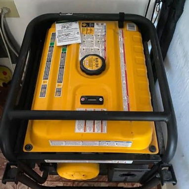 Se vende planta electrica de 8375 w 110/220 gas de la calle , balita y gasolina llama al 53337430 o 56530497   / 4 - 2/5