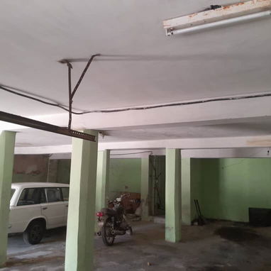 Se vende este casa en 50000usd con 2 anotaciones un baño, es en el Vedado la dirección es en 11 y 16 cerca d línea y 16 - Img 125552894