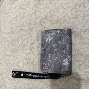 Monedero pequeño color gris - Img 54409694