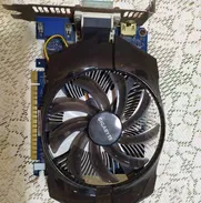 Vendo tarjeta gráfica GT640 de 2gb (rota) - Img 50126279