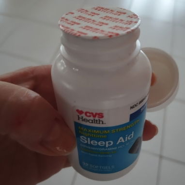 Benadrilina o difenhidramina, cápsulas blandas utilizadas en el alivio temporal de insomnio ocasional.Se puede pagar en - 2/5