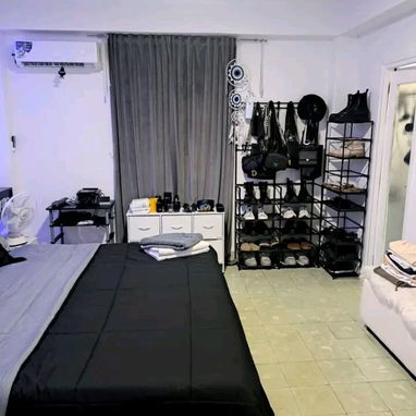 APARTAMENTO EN ALTOS 4TO PISO CERCA  DE  15 Y 17 VEDADO  🪟 CON BALCON  VISTA 🪟 AL MAR 🌊 - Img 120211900