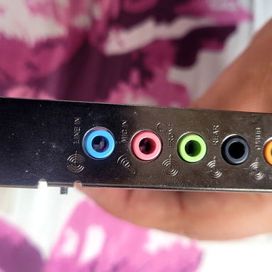 Targeta de sonido marca SOUND BLASTER nueva sin uso - Img 119565627