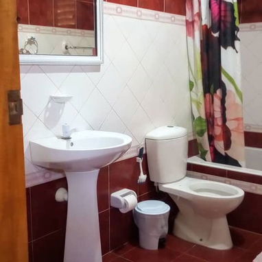 Renta de casa con piscina en Guanabo cerca de la playa. Alquiler de casa en la playa con piscina en Guanabo - 5/8
