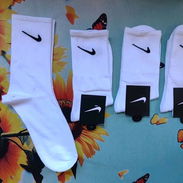 Medias Nike en 900$ - Img 56810208