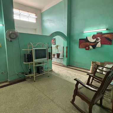 OPORTUNIDAD ÚNICA! Propiedad Puerta Calle en Centro Habana – Ideal Negocio o Vivienda - Img 120352787