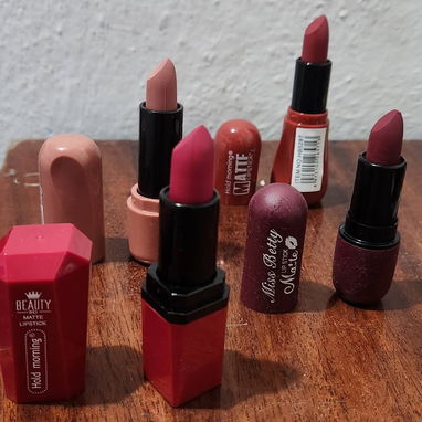 Lips gloss/Labiales/Máscaras de pestaña/Delineador - Img 107598695