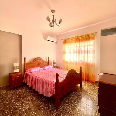 Se renta casa para negocio, totalmente independiente de 2 pisos. - Img 119850729
