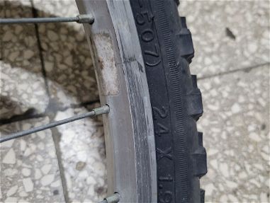 Neumáticos o llantas de bicicleta impecables 24x1.95 Diez de Octubre Vibora - Img 64250026