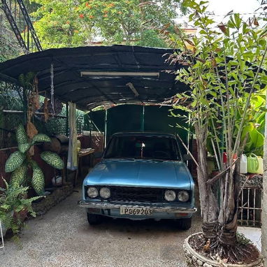 CASA INDEPENDIENTE EN EL VEDADO – AHORA 100 000 USD - 5/10