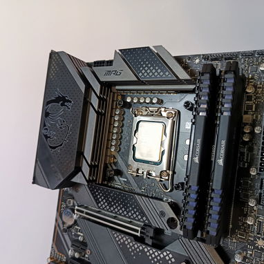 MSI Z690 DDR4 GAMING EDGE WIFI - Img 127601481