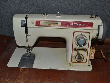 Máquina de coser eléctrica de múltiple uso "BROTHER" - Img main-image