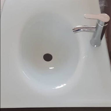 Set de baño: lavamanos tipo encimera con llave mezcladora y herrajes, gavetero y 2 espejos con Luces LED - Img 124958243