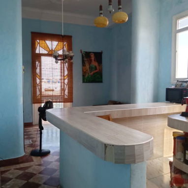 Vendo apto 2/4 y 5 balcones a una cuadra del hospital hermanos Amejeira fresco y ventilado ZULIET 52953544 o 78781089 - Img 123641965