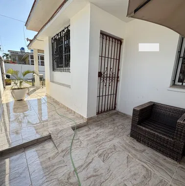Vendo casa  independiente con patio en zona tranquila del Reparto Nautico - Img 95695666