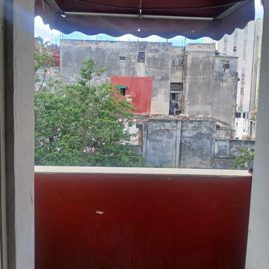 🏠 Apartamento en venta en zona soterrada en Centro Habana. Tiene 2 habitaciones. Abundante agua y suficiente gas - Img 121548753