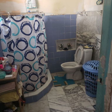 Se vende casa amplia a una cuadra de la calzada de 10 de octubre - Img 124410878