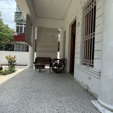 CASA INDEPENDIENTE EN EL VEDADO - Img 119655382