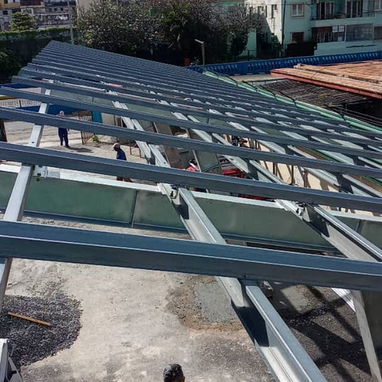 Se asen estructuras para paneles solares - 5/6