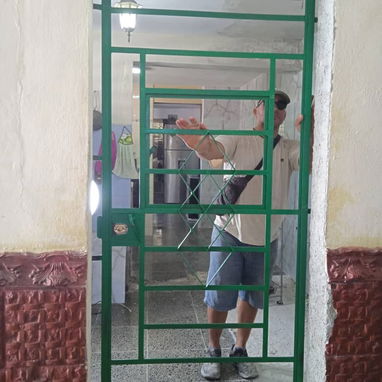 Hacemos todo tipo de trabajos de herrería y también reparaciones en cualquier parte de La Habana - Img 122559927