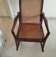 Sillón de madera buena en óptimo estado - Img 50501302