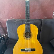 Vendo guitarra clásica - Img 56136437