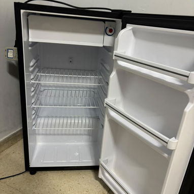 ⚠️⚠️Precio de competencia! En venta mini-bar Royal con su protector de voltaje incluido. - 2/2
