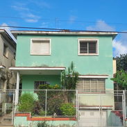 🏡 SE VENDE CASA BIPLANTA EN 10 DE OCTUBRE – 45,000 USD  📍 Ubicada en Juan Delgado y Aciata, 10 de Octubre.  ✨ Primera - Img 54987597