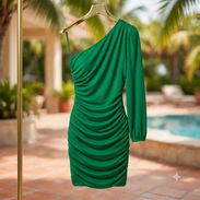 Vestido Corto Asimétrico Drapeado Verde Esmeralda Talla M - Img 57899925