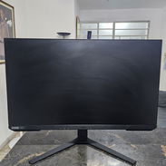 Monitor Samsung Gamer 32" (144Hz / HDR) – Como Nuevo - Img 56198341