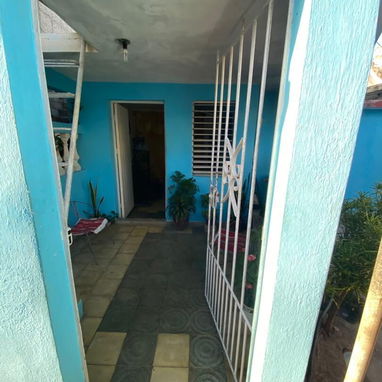 casa en habana del este ( cojimar ) Consta de : Portal Sala Baño Cocina 2 cuartos Placa libre Se deja con jueg - Img 119335157