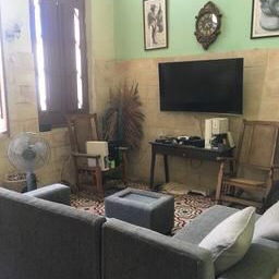CASA DE 3/4 EN EL CERRO POR LA CIUDAD DEPORTIVA. ROI 53896881 - Img 118258194