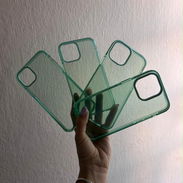 Cover de iPhone 12 Pro Max verde transparente - Img 55073524