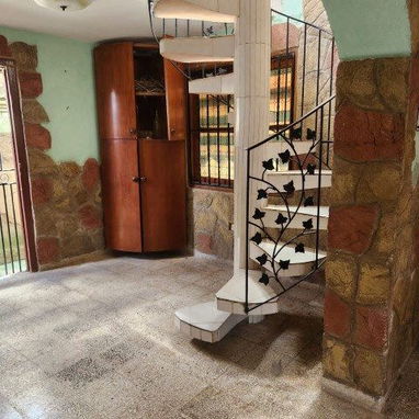 🏡*141*🌴 ¡CASA EN VENTA EN PLAYA! 🌊☀️  *📍 Santa Fe, Playa – La Habana, Cuba 🇨🇺*  🏖️*¡A solo cuadras de la playa!* - 6/9
