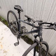 Bici de carbono con aluminio 622 giant - Img 55764379