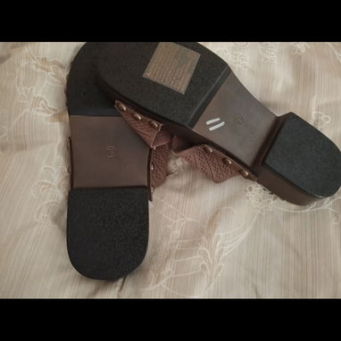 Zapatos nuevos de mujer de tiras cruzadas. Sandalias descalzadas prácticas, cómodas y prácticas. No. 7 ½ (38,5-39) - 3/3