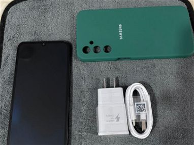 Samsung Galaxy A24  de color negro 4Ram /128gb internos - Img 65654464