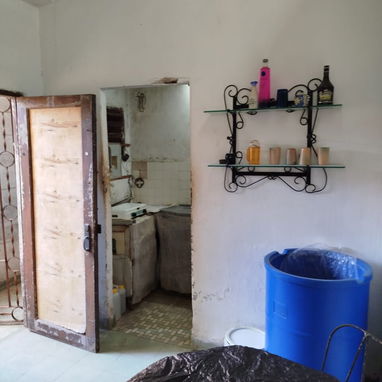 VENDO UN APTO EN LA HABANA VIEJA - Img 124524896