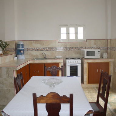 🏡 Renta lineal en El Vedado – Casa con entrada independiente - Img 121543014