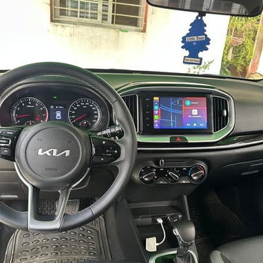 Kia Stonic BLANCO – $80 USD/día - 3/3