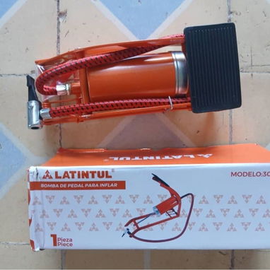 Bomba 💣 de aíre de pedal para motos y bicicletas. 40 USD o al cambio en mn. wa.me/54298473. - 2/2