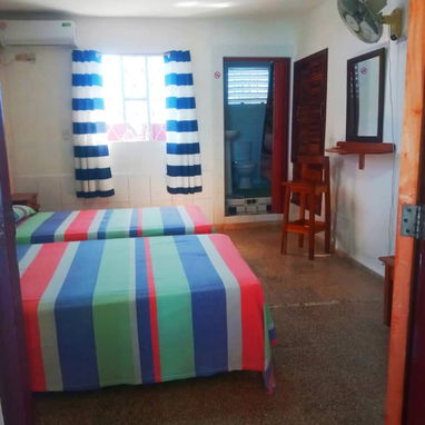 Renta de dos habitaciones climat y piscina con recirculación en la playa de Guanabo  +53 52463651 , 5 cuadras del mar, M - Img 110277389